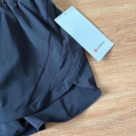 Lululemon Athletic Track That MR Short 5” Lined Black NWT Women’s Size 4 - Picture 3 of 9